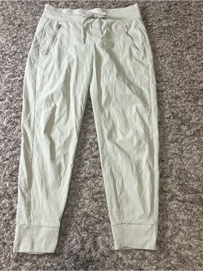 Athleta Tan Women’s Jogger/Sweatpants with pockets cuff hem size 6